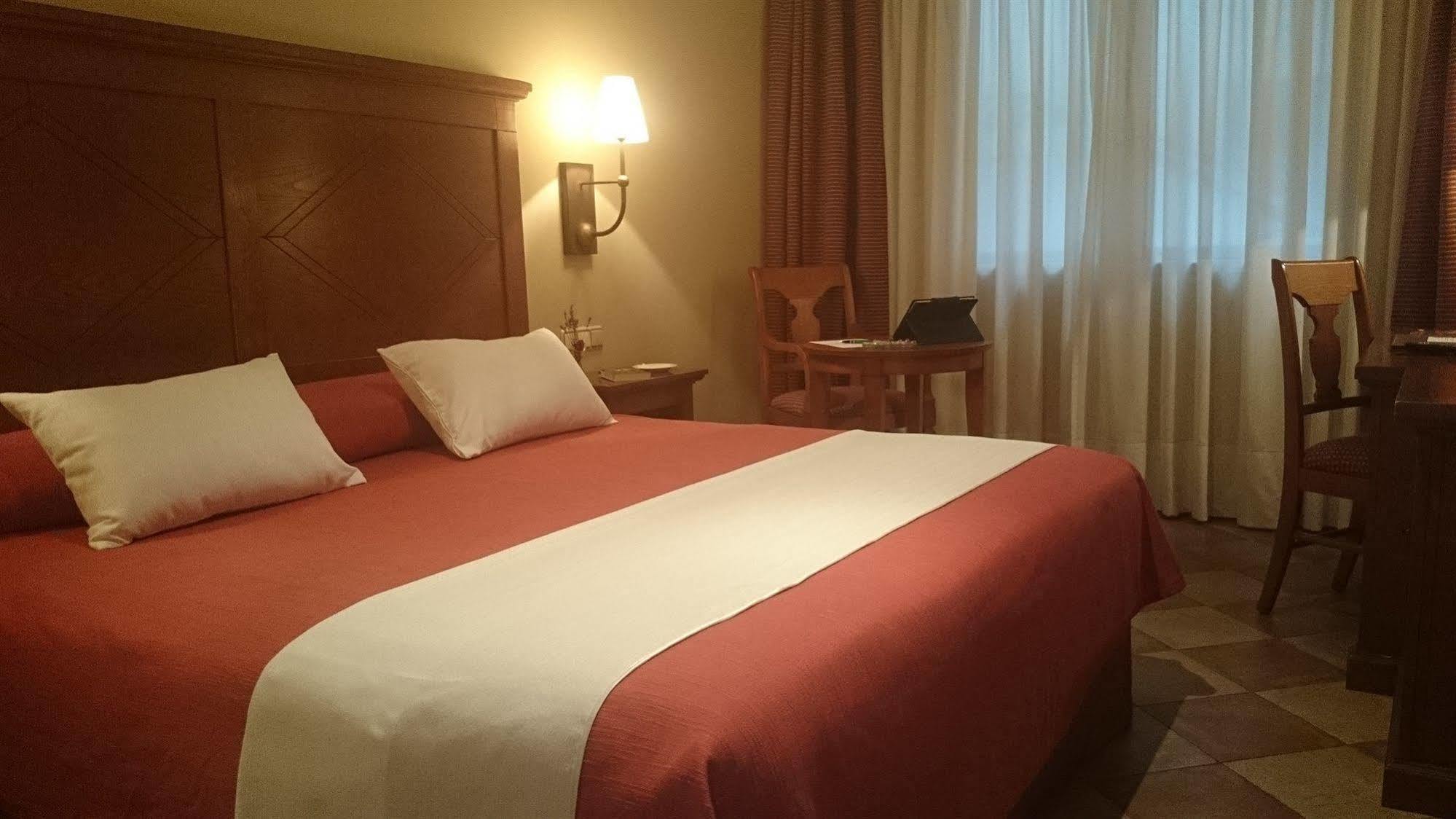 Hotel Pamplona Villava Eksteriør billede