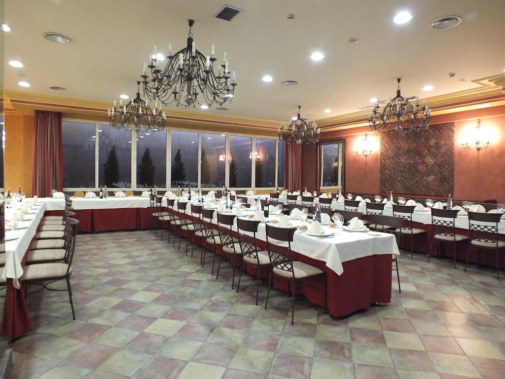 Hotel Pamplona Villava Eksteriør billede